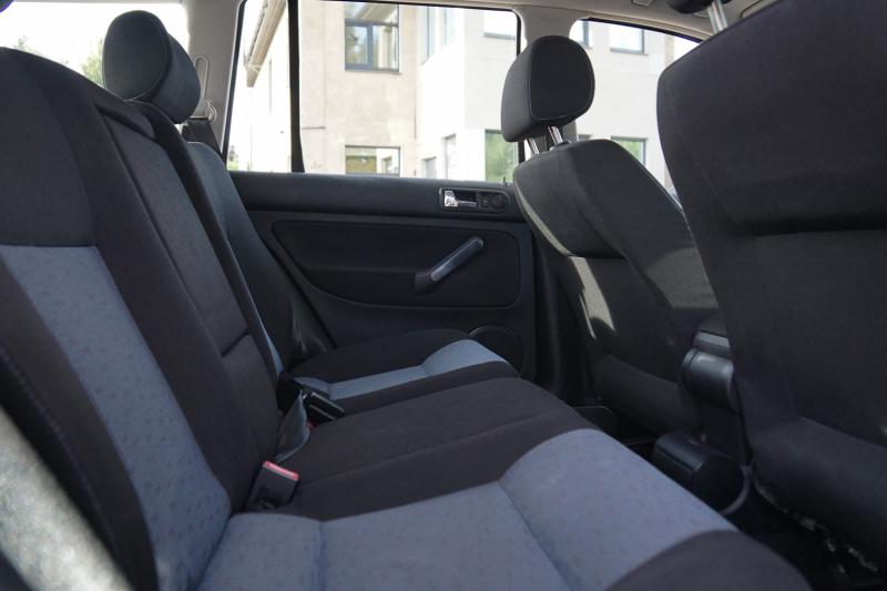 Volkswagen - Golf 4 - pic16