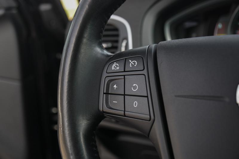 Volvo - V40 - pic10