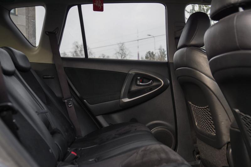 Toyota - RAV 4 - pic16