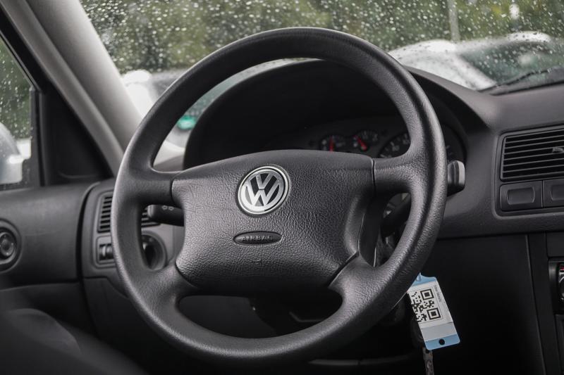 Volkswagen - Golf 4 - pic10