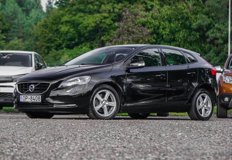 Volvo - V40 - pic1