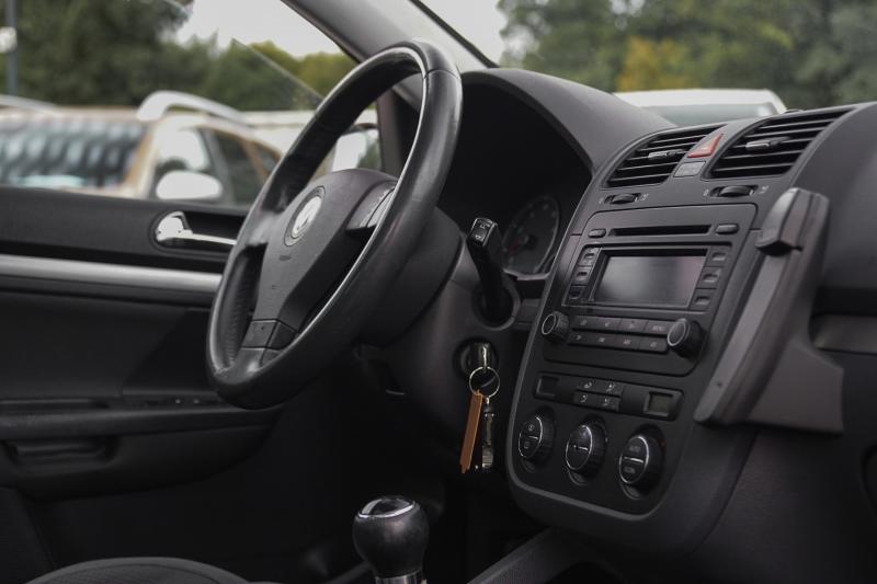 Volkswagen - Golf 5 - pic6