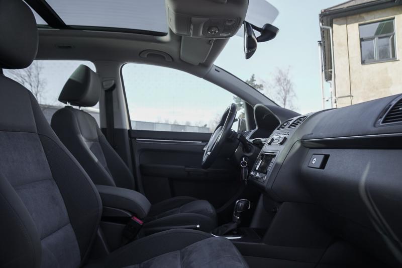Volkswagen - Touran - pic6