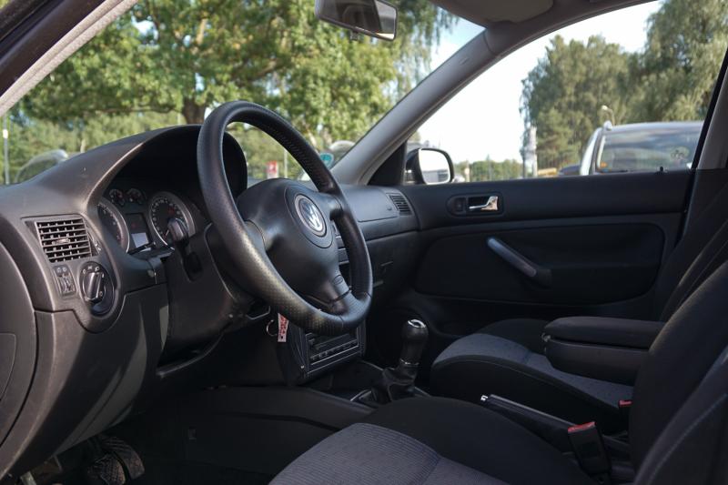 Volkswagen - Golf 4 - pic12