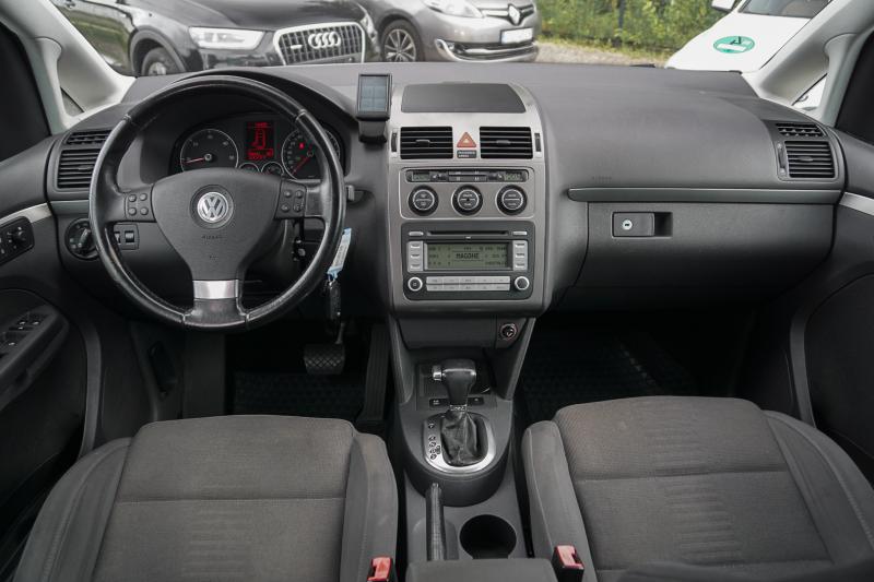 Volkswagen - Touran - pic9