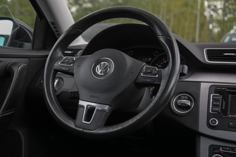 Volkswagen - Passat (B7) - pic13