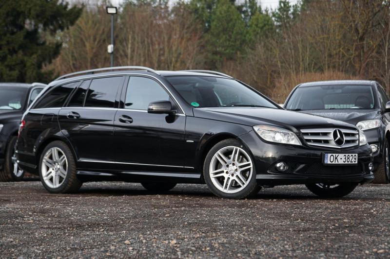 Mercedes - C350 - pic2