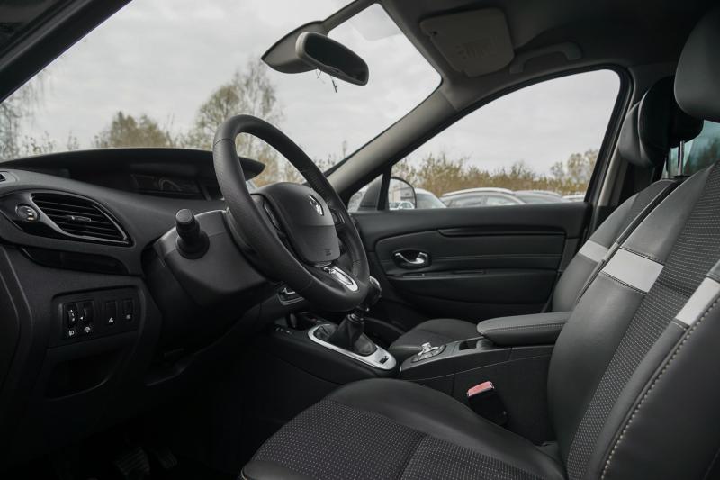 Renault - Scenic - pic19