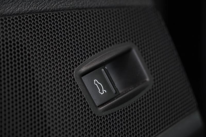 Volkswagen - Passat (B7) - pic22