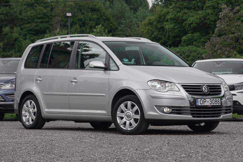 Volkswagen - Touran - pic2