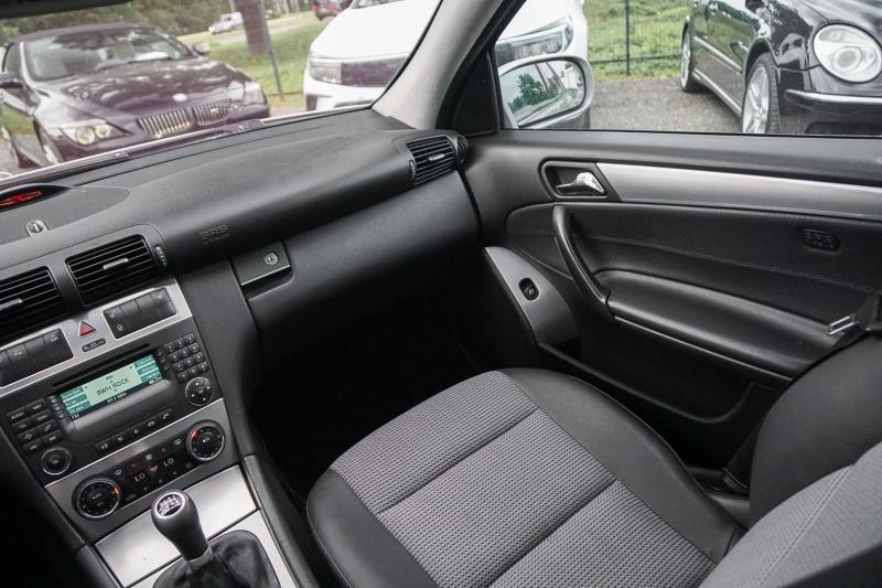 Mercedes - C220 - pic10