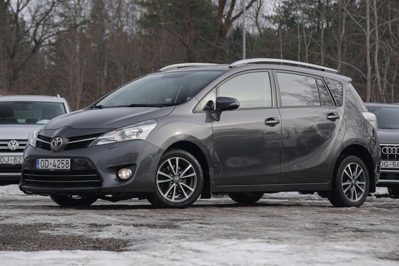 Toyota - Verso - pic1