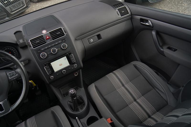Volkswagen - Touran - pic11