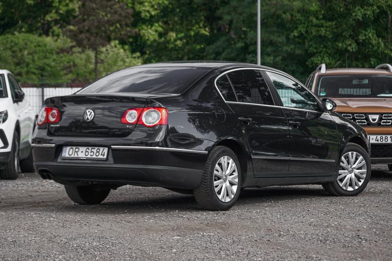Volkswagen - Passat (B6) - pic4