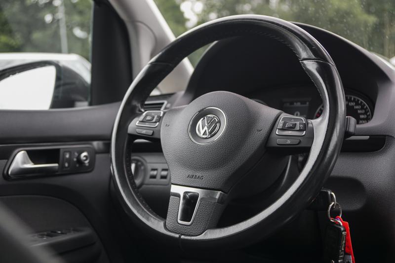 Volkswagen - Touran - pic13