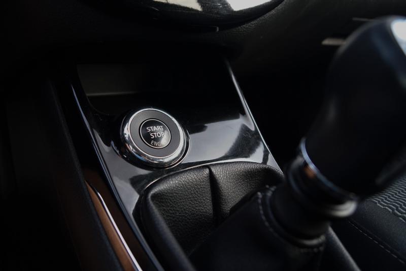 Nissan - Pulsar - pic16