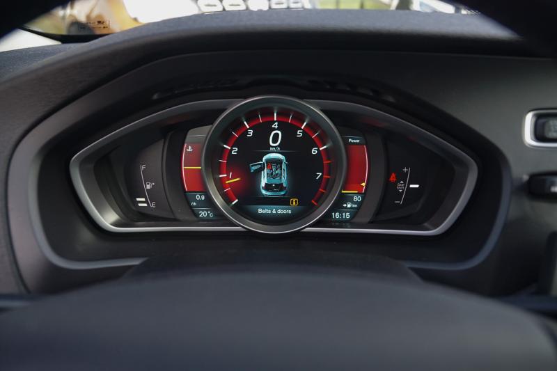 Volvo - V40 - pic11