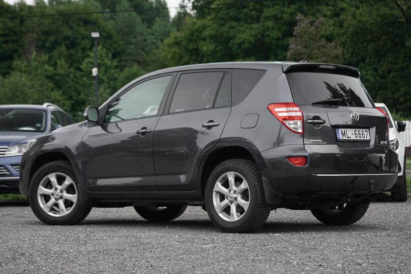 Toyota - RAV 4 - pic3