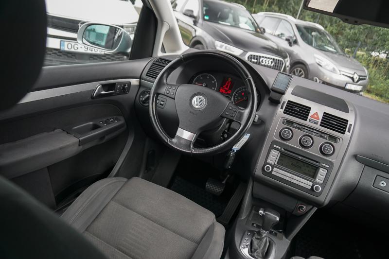Volkswagen - Touran - pic8
