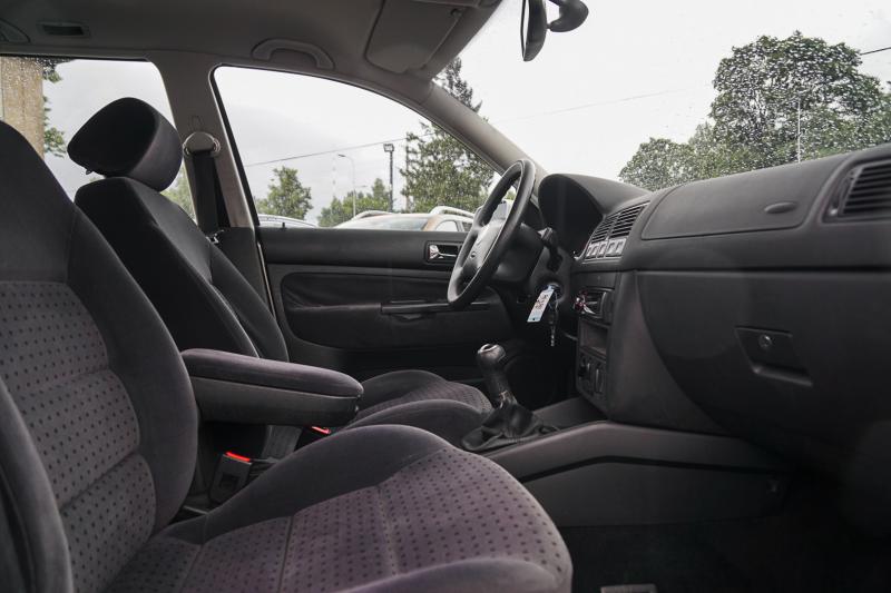 Volkswagen - Golf 4 - pic5