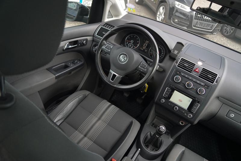 Volkswagen - Touran - pic9