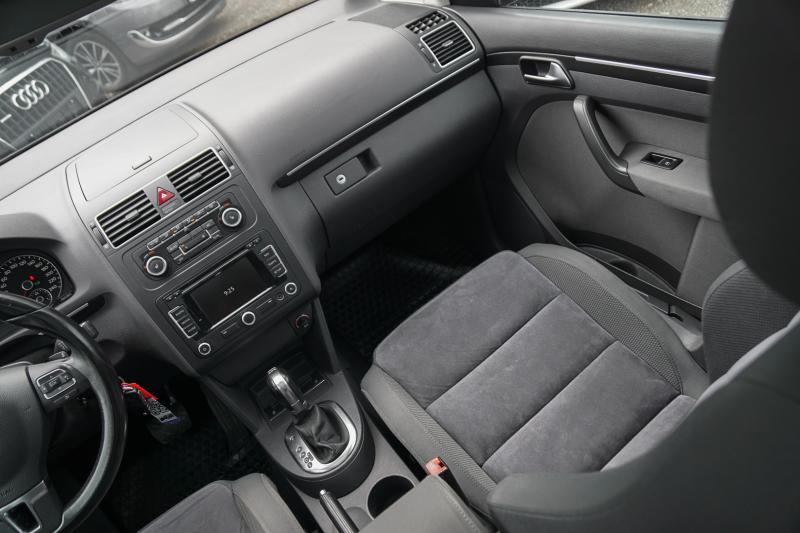 Volkswagen - Touran - pic11