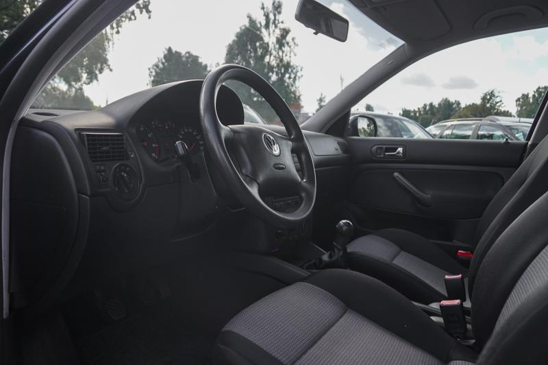 Volkswagen - Golf 4 - pic10