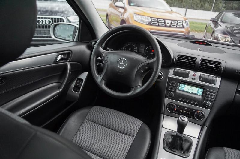 Mercedes - C220 - pic8