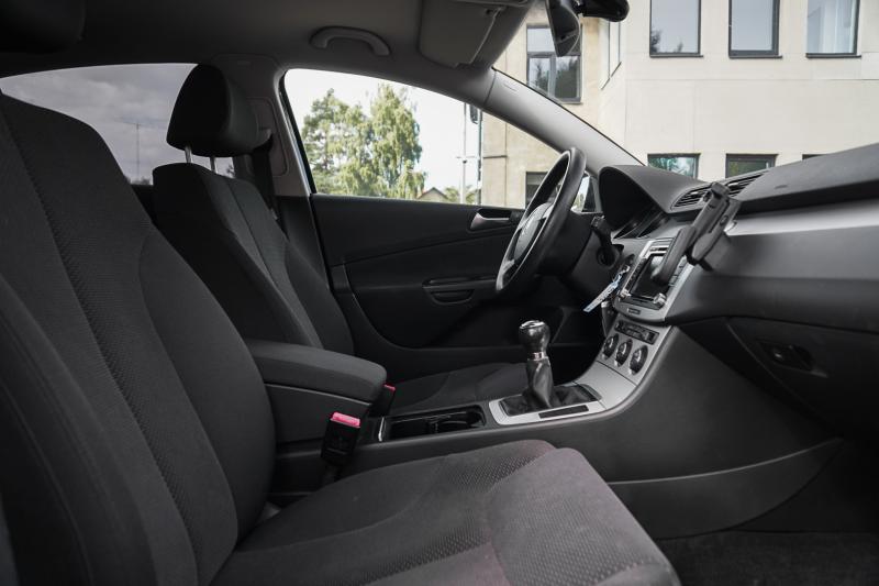 Volkswagen - Passat (B6) - pic5