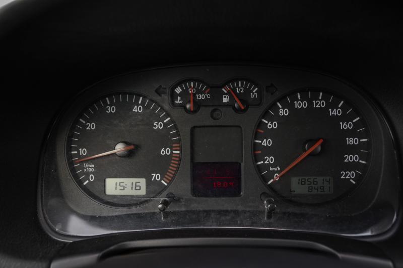 Volkswagen - Golf 4 - pic8