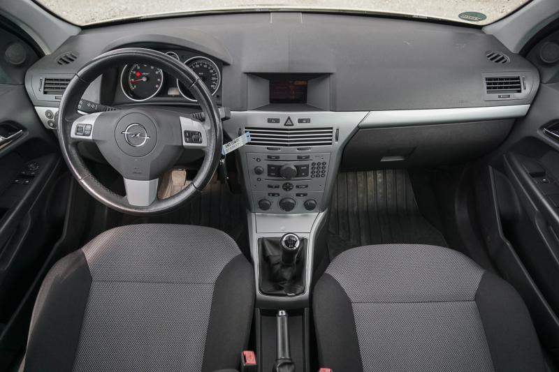 Opel - Astra - pic8