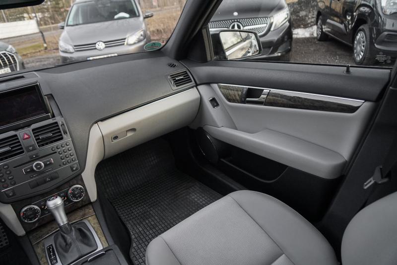 Mercedes - C350 - pic9