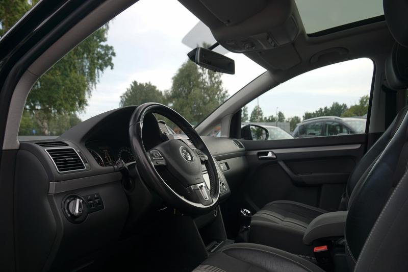 Volkswagen - Touran - pic12
