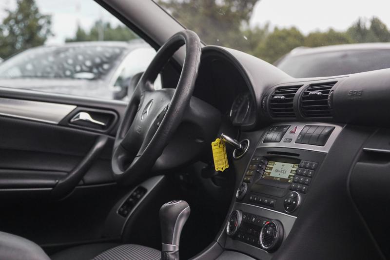Mercedes - C220 - pic7