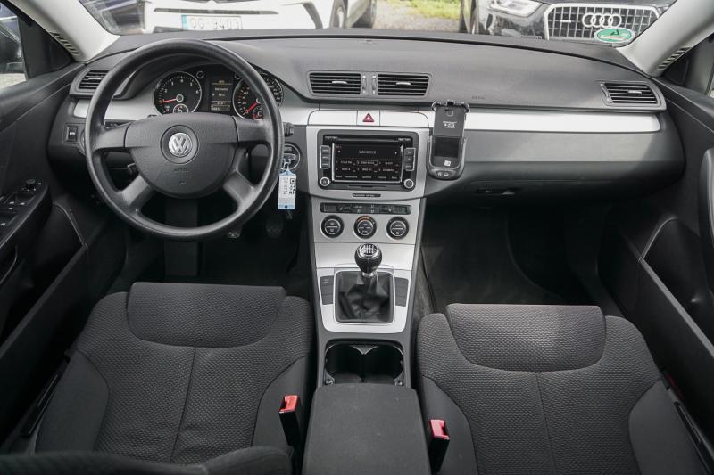 Volkswagen - Passat (B6) - pic8