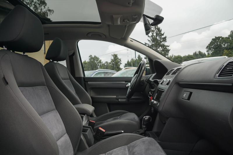 Volkswagen - Touran - pic6