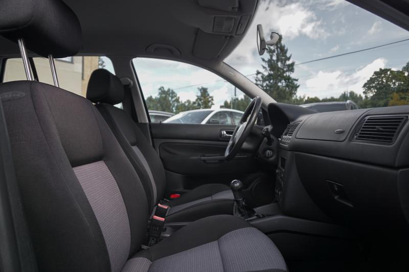 Volkswagen - Golf 4 - pic6